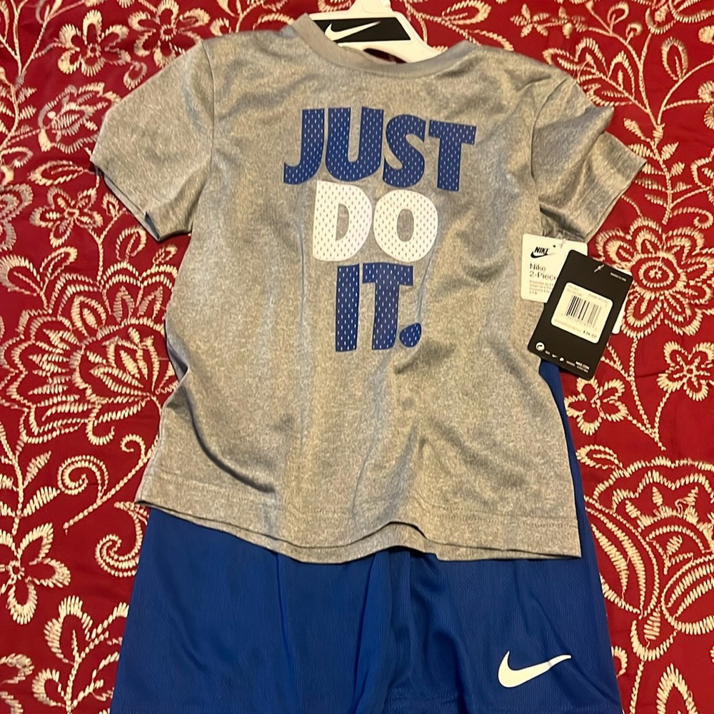 Boys Nike short set